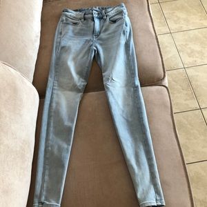 American eagle light wash jeans